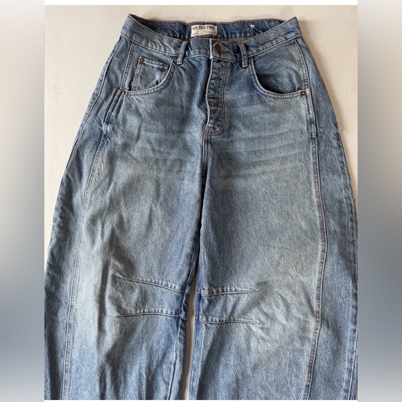 Free People We the Free Good Luck Mid Rise Barrel Jeans Women Sz 28 Light Beam - Picture 5 of 9